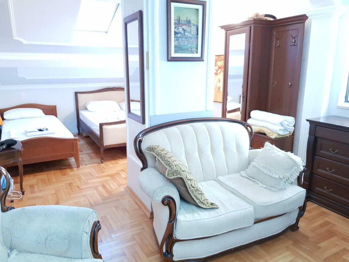 Emi Apartment Budva Bagian luar foto