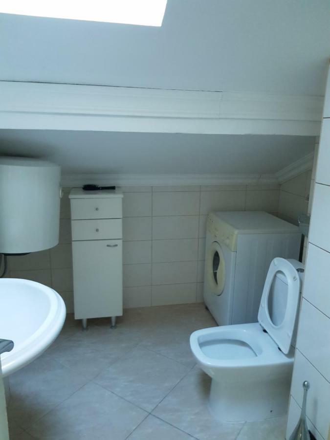 Emi Apartment Budva Bagian luar foto