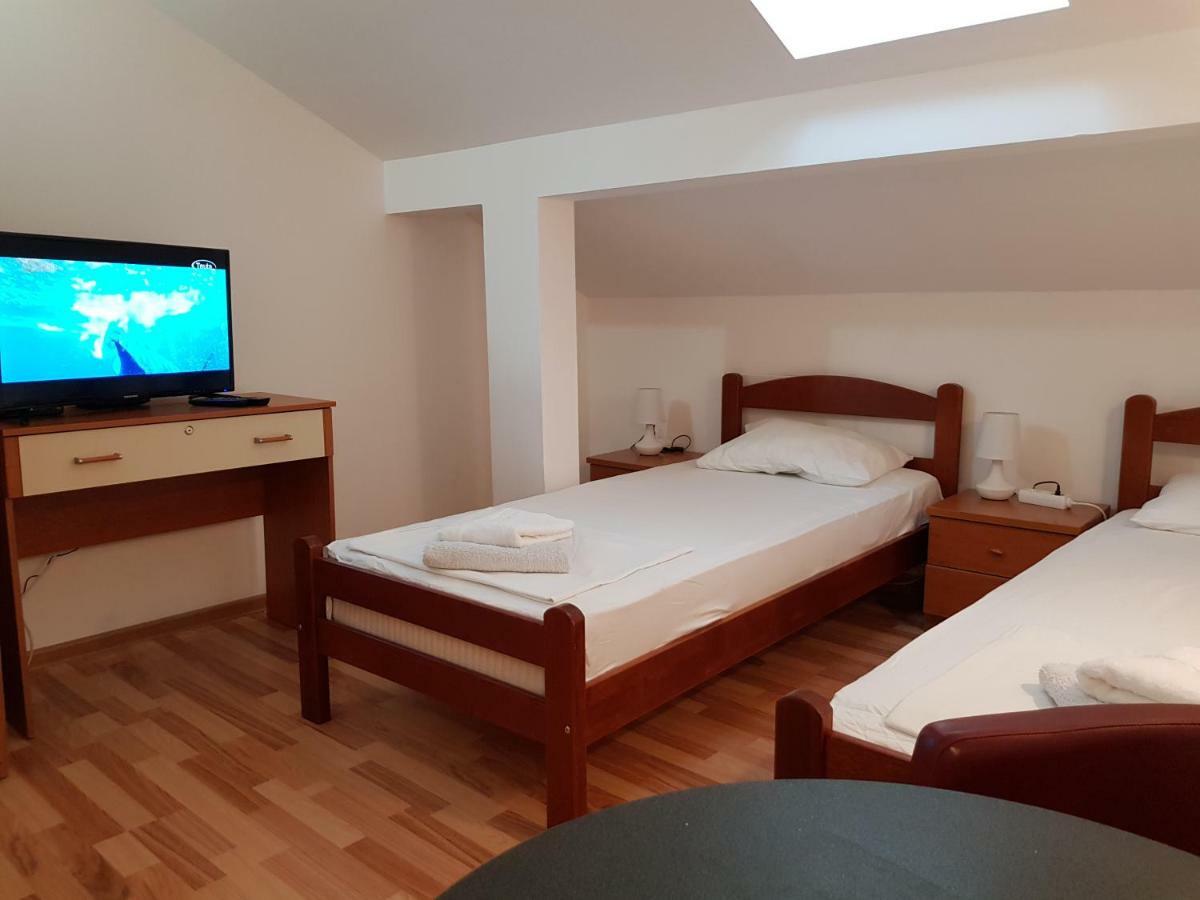 Emi Apartment Budva Bagian luar foto