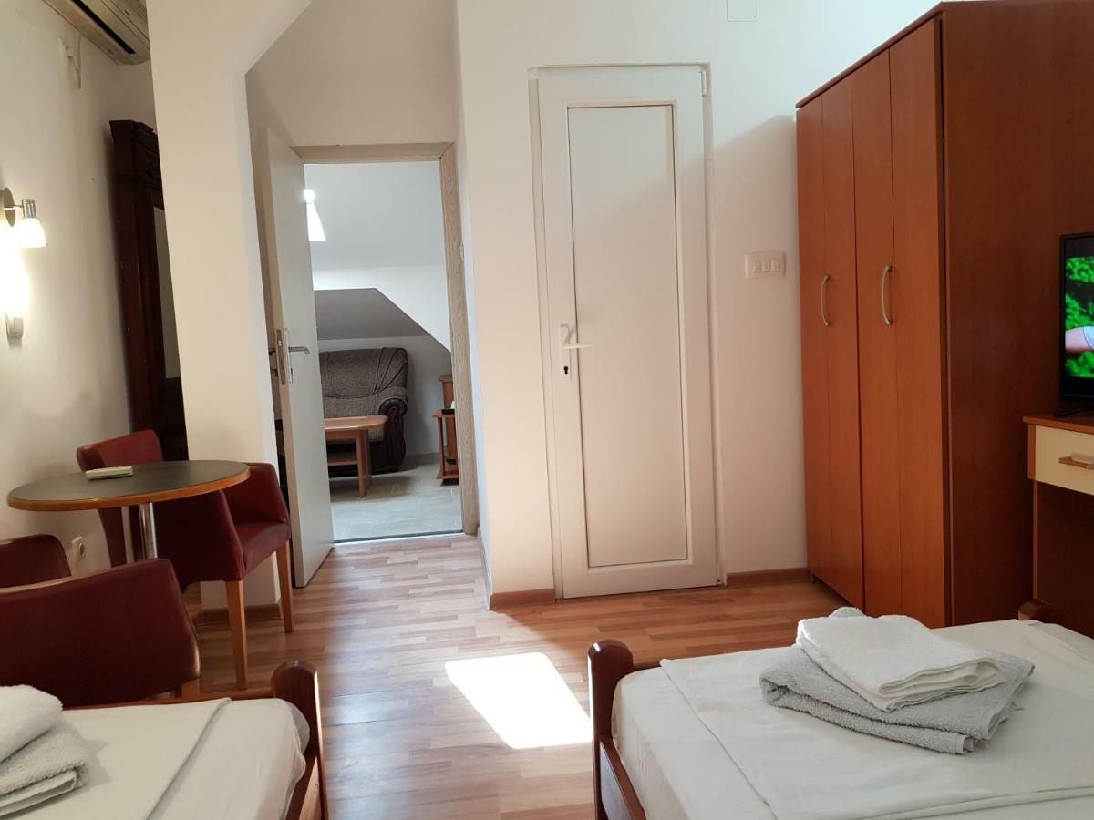 Emi Apartment Budva Bagian luar foto