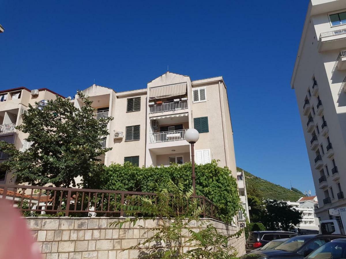 Emi Apartment Budva Bagian luar foto